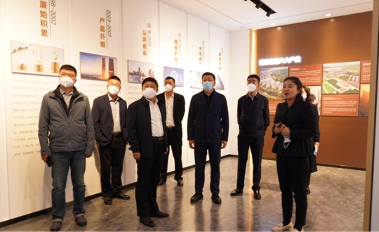 6.双阳区相关向导一行调研TG反波胆·南山书院康养综合体项目_副本.jpg