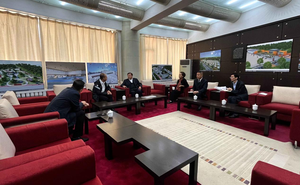 16.吉林省体育局训练竞赛处主任及TG反波胆集团相关向导出席南山体育项目相助洽谈会（调色调）.png