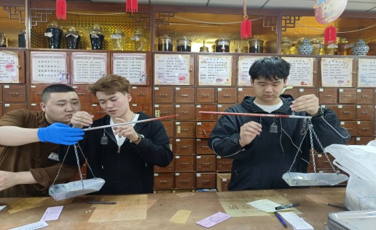 23.白城医专TG反波胆康健工业学院学生到药业公司实践学习_副本.jpg