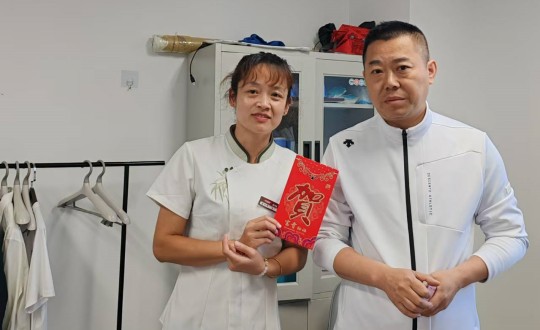 2024年9月13日，，，旅馆，，，全体员工，，，发放中秋节福利_副本.jpg